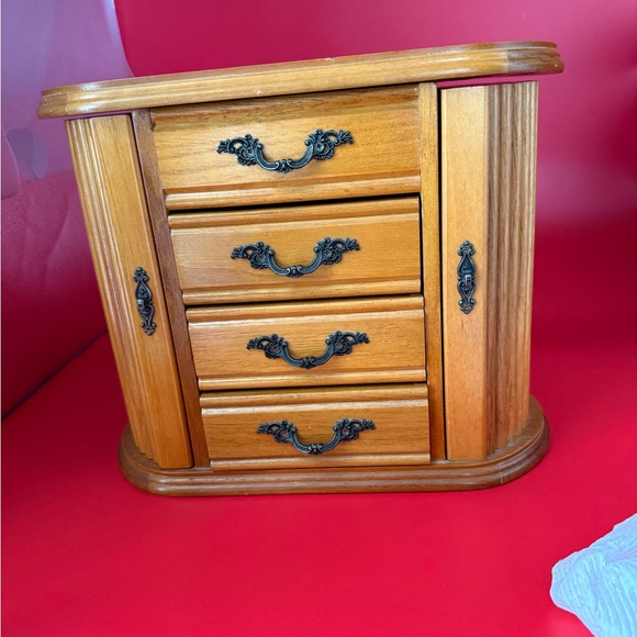 Brown Jewelry Organizer for Elegant Storage - Picture 2 of 8